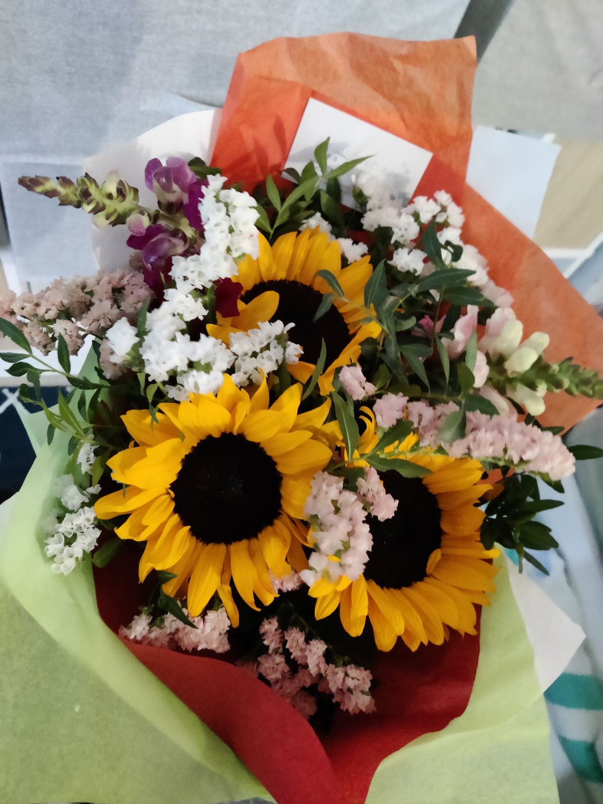 Bouquet de tournesols et fleurs d’été
